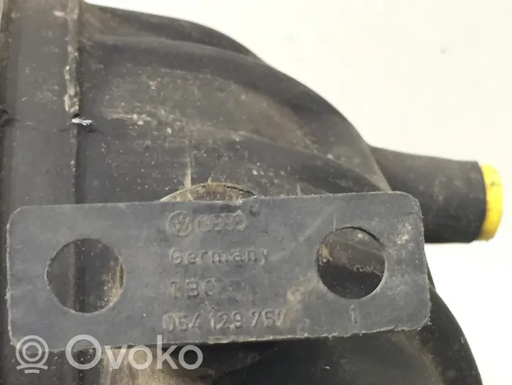 Audi 80 90 S2 B4 Rura / Wąż dolotowy powietrza 054129757