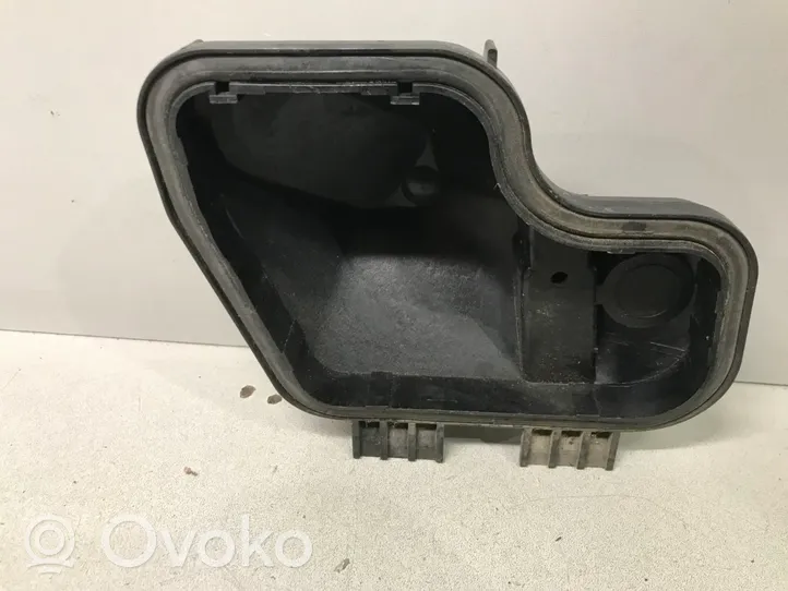 Audi A6 S6 C4 4A Headlight/headlamp dust cover 14137600