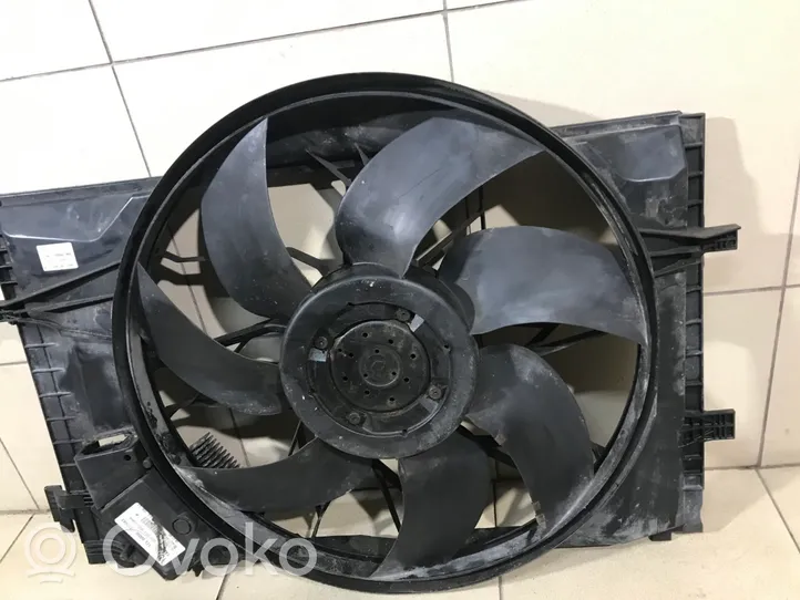 Mercedes-Benz C W203 Ventilatore di raffreddamento elettrico del radiatore A2035000293KZ