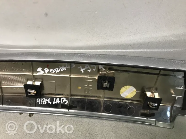 KIA Sportage Takaoven lasin muotolista 832803W010