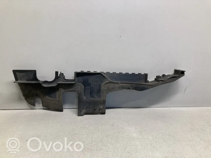 Audi A4 S4 B6 8E 8H Wlot / Kanał powietrza intercoolera 8E0121284B