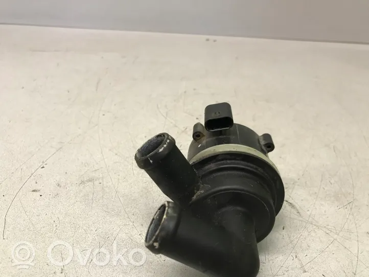 Volkswagen PASSAT B7 Pompe à eau de liquide de refroidissement 5N0965561A