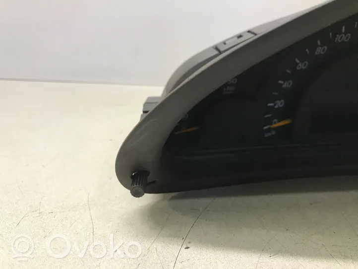 Mercedes-Benz C W203 Tachimetro (quadro strumenti) A2035403911