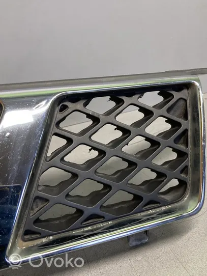 Nissan X-Trail T30 Grille de calandre avant 62310E0303