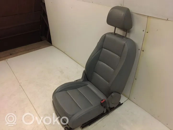 Volkswagen Touran I Juego del asiento 