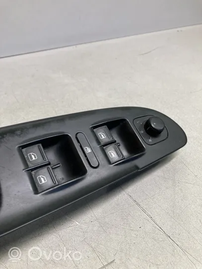 Volkswagen PASSAT B6 Front door window switch trim 1K0959565L