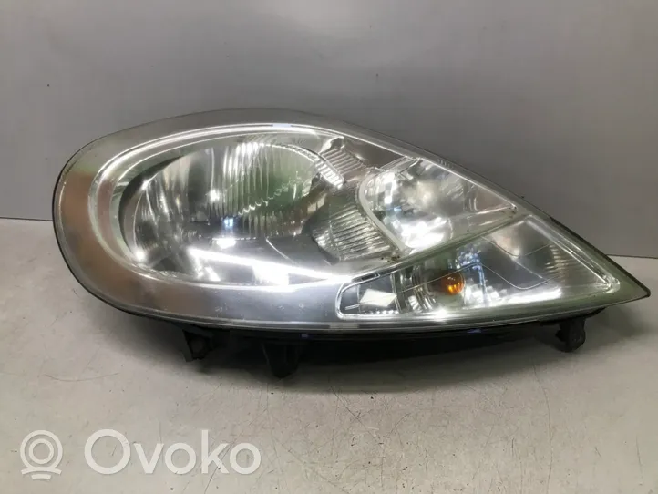 Opel Vivaro Lampa przednia 8200701356