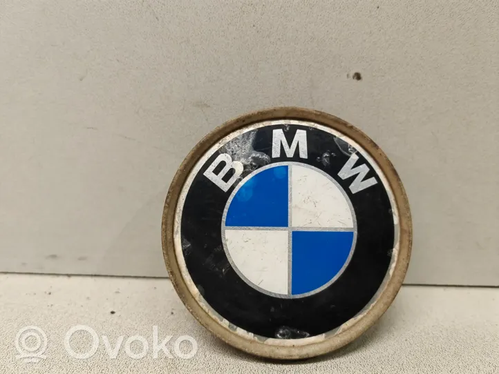 BMW 5 E39 Gamyklinis rato centrinės skylės dangtelis (-iai) 36131095361