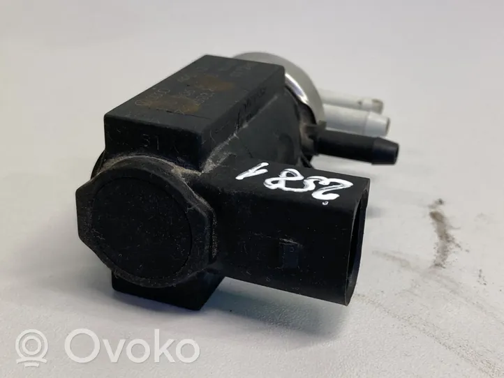 Audi A3 S3 8L Turbolader Druckwandler Magnetventil 1J0906627B