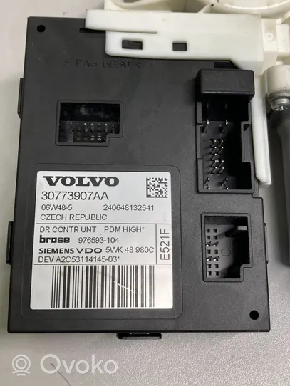 Volvo V50 Moteur de lève-vitre de porte avant 30773907AA