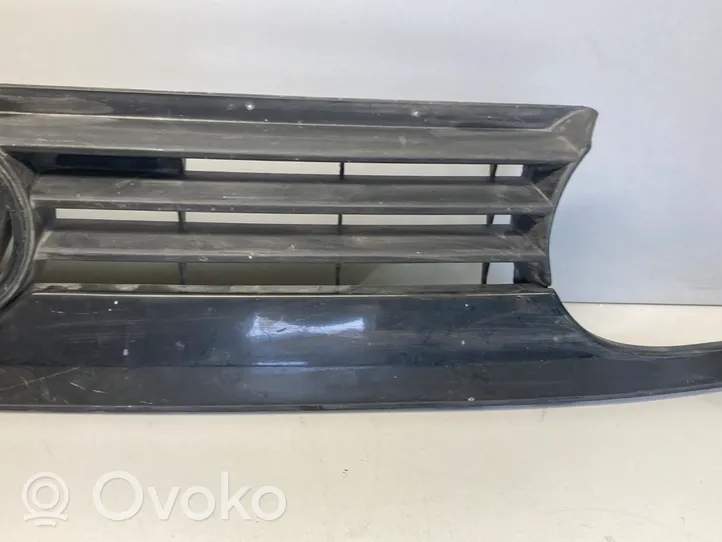 Volkswagen Golf III Grille de calandre avant 1H6853653