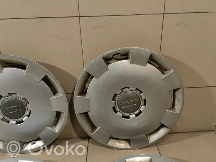 Audi A3 S3 8L R 15 riteņa dekoratīvais disks (-i) 8E0601147A