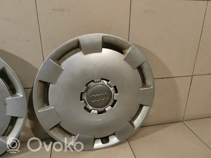 Audi A6 S6 C5 4B R 16 riteņa dekoratīvais disks (-i) 8P0601147A