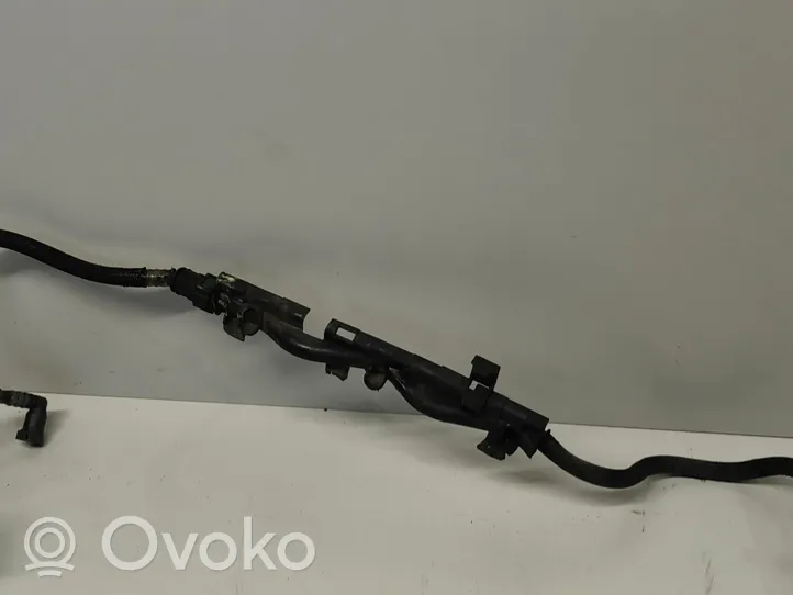 Opel Vivaro Fuel line pipe 