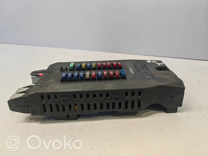 Mercedes-Benz Sprinter W901 W902 W903 W904 Module de fusibles A9015400150