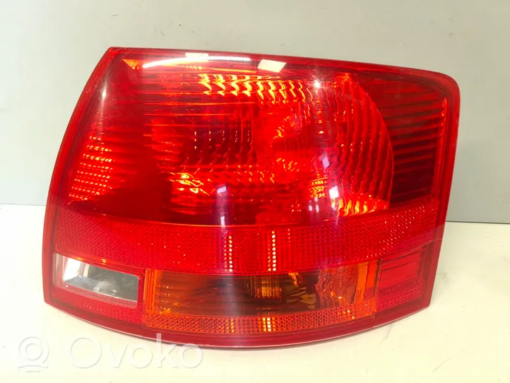 Audi A4 S4 B7 8E 8H Lampa tylna 8E9945096E