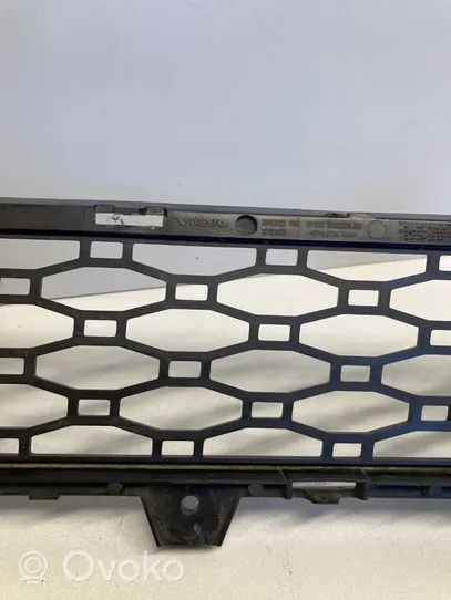 Volvo XC60 Grille inférieure de pare-chocs avant 30763423