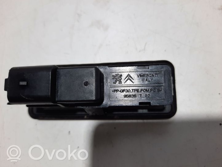 Citroen C4 Grand Picasso Przełącznik / Przycisk otwierania klapy bagażnika 9676028380