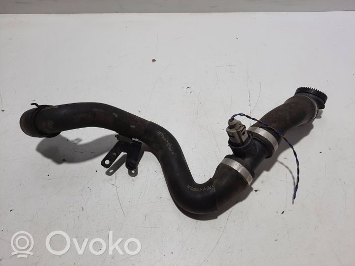 Volkswagen Touareg II Tuyau de liquide de refroidissement moteur 7P6122051G