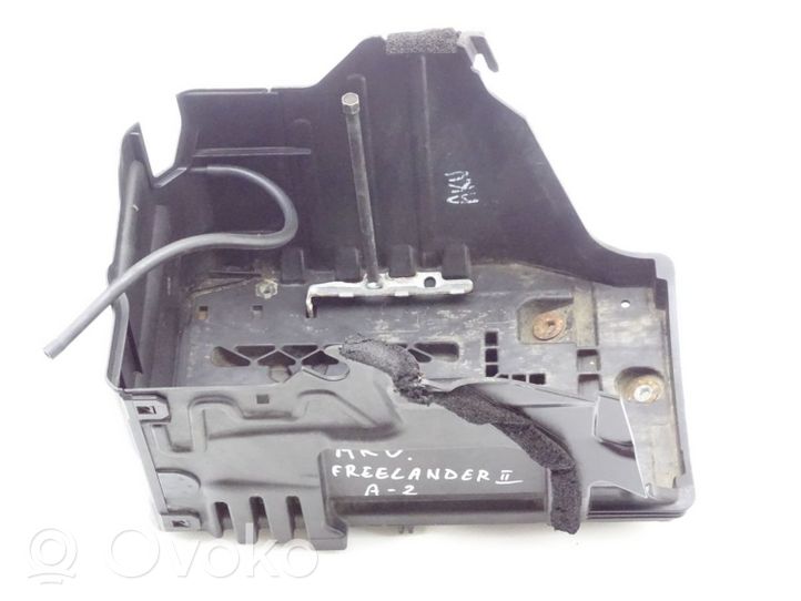 Land Rover Freelander 2 - LR2 Staffa di montaggio della batteria 6G9N-10723-CG