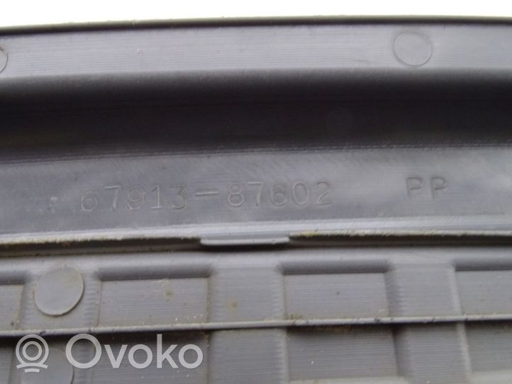 Daihatsu Rocky Etukynnys (korin osa) 67913-87602