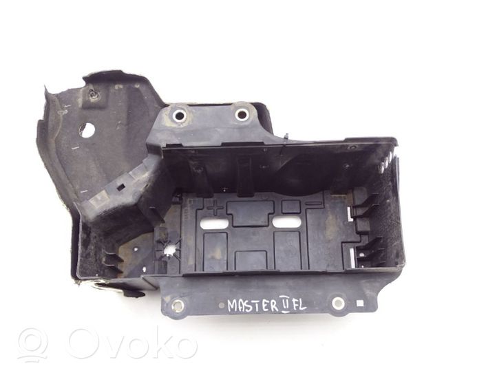 Renault Master II Support boîte de batterie 8200544772