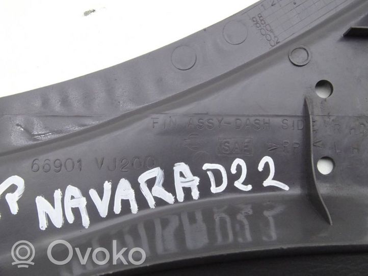 Nissan Navara D22 Cache latérale de marche-pieds 66901-VJ200