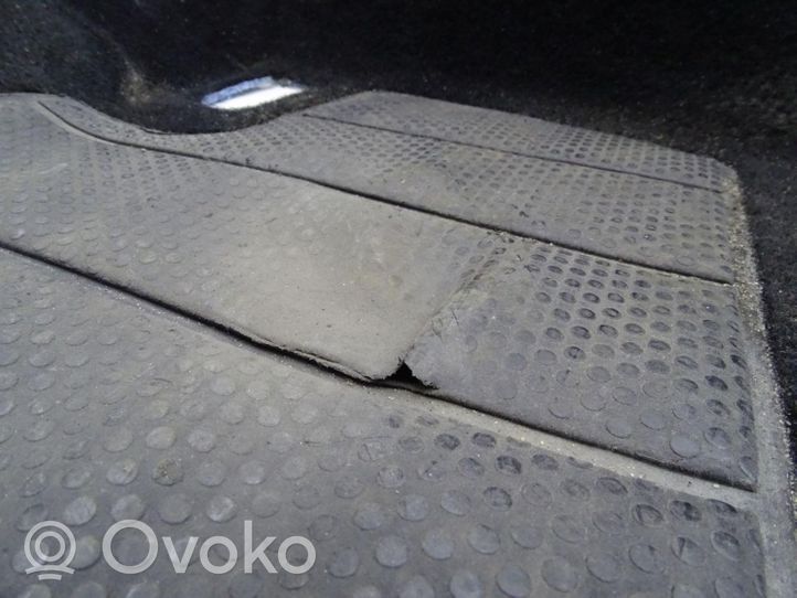 Volkswagen Golf V Dywan wewnętrzny 1K1863367BF