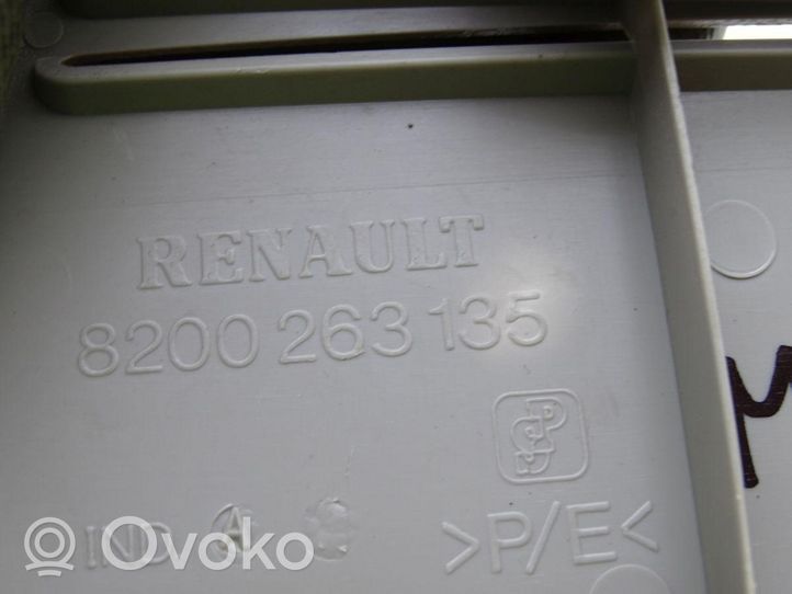 Renault Modus Keskikonsolin etusivuverhoilu 8200263135