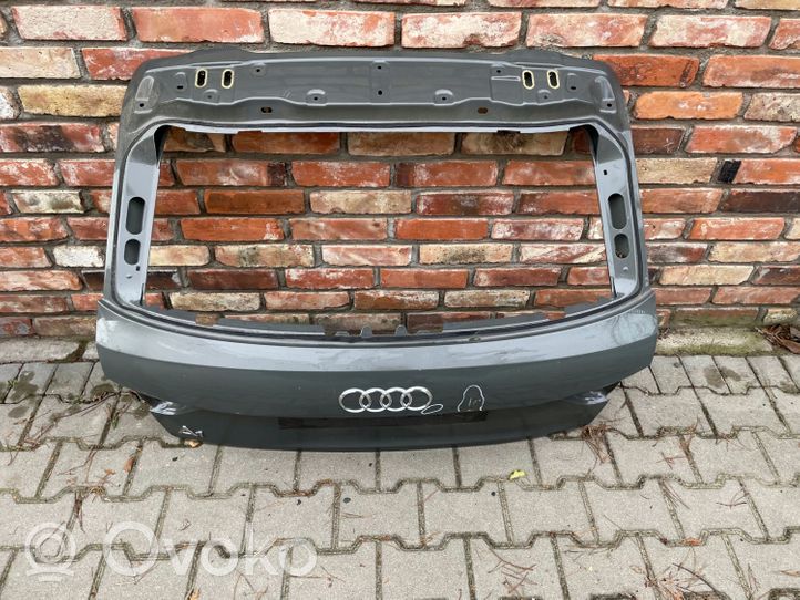 Audi A1 Lava-auton perälauta 