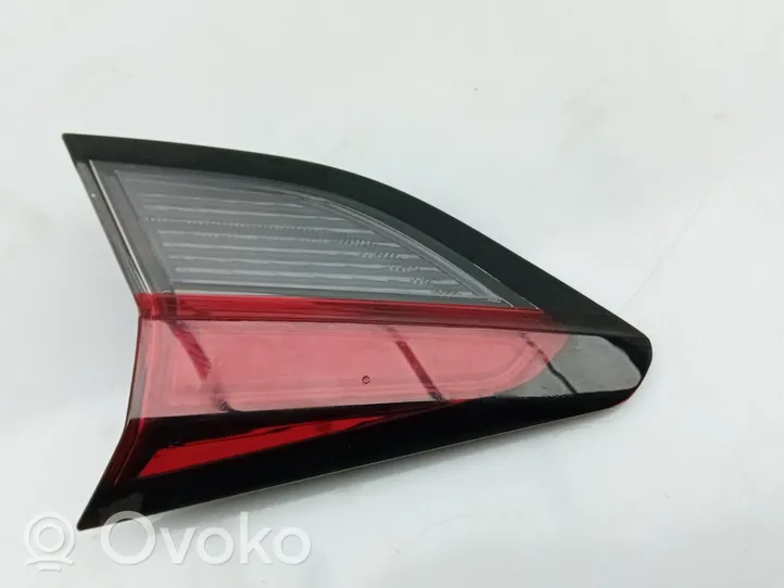 Opel Corsa F Lampy tylnej klapy bagażnika 