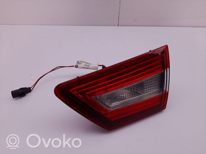 Renault Clio IV Lampy tylnej klapy bagażnika 