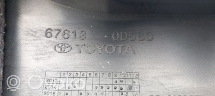 Toyota Yaris Apmušimas galinių durų (obšifke) 