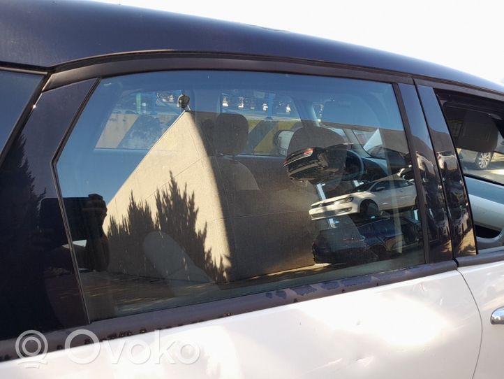 Fiat 500L Vitre de fenêtre porte arrière 
