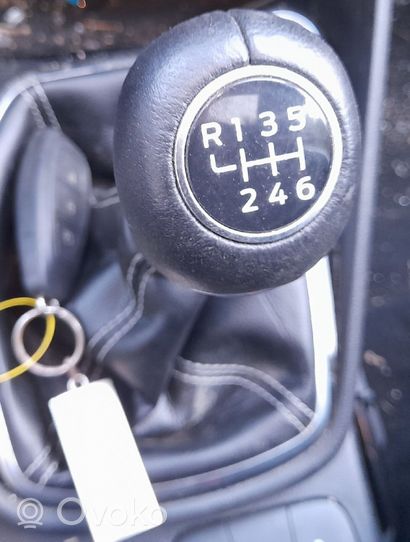 Ford Fiesta Commutateur / bouton de changement de vitesse 