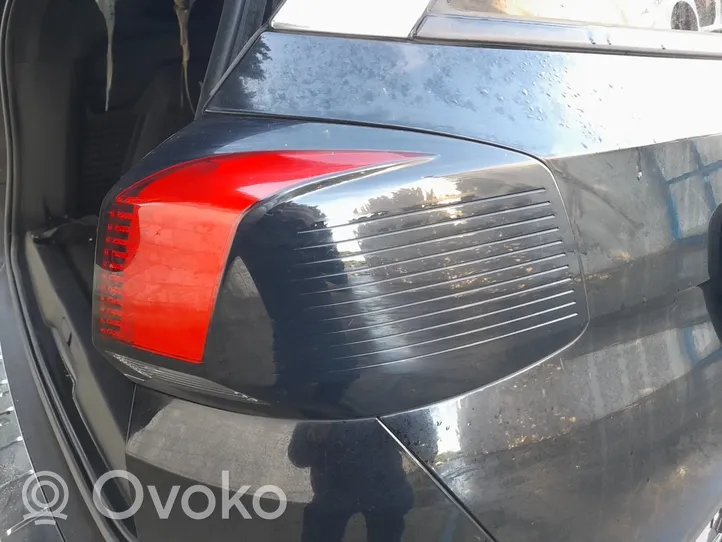 Peugeot 5008 II Lampy tylnej klapy bagażnika 