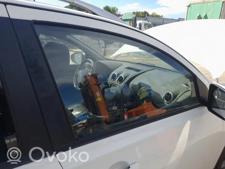 Nissan Qashqai+2 Pagrindinis priekinių durų stiklas (keturdurio) 