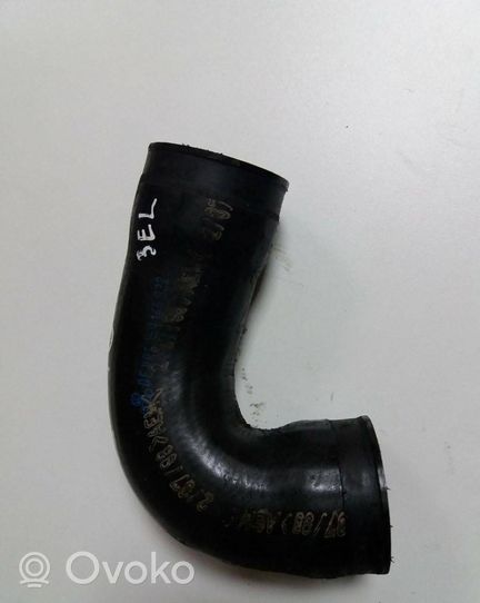 Audi A4 S4 B5 8D Durite de refroidissement tube 