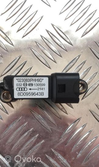 Audi A4 S4 B5 8D Gaisa spilvenu trieciensensors 