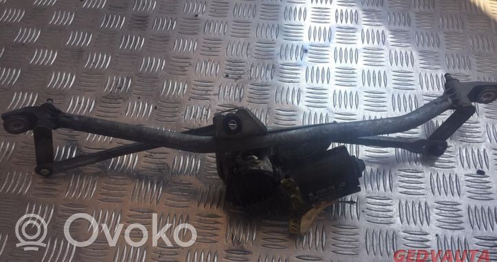 Audi A4 S4 B5 8D Front wiper linkage and motor 