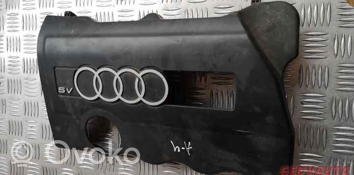 Audi A4 S4 B5 8D Couvercle cache moteur 