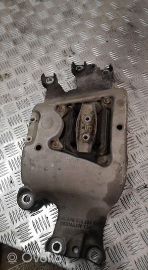 Audi A6 S6 C6 4F Supporto di montaggio scatola del cambio 