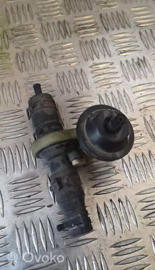 Audi A4 S4 B5 8D Coolant heater control valve 