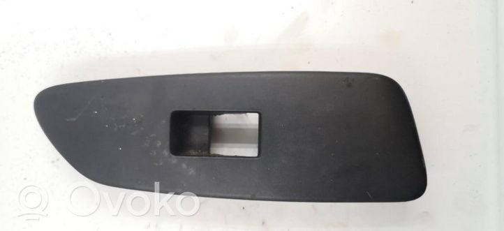 Toyota Auris 150 Support bouton lève vitre porte avant 