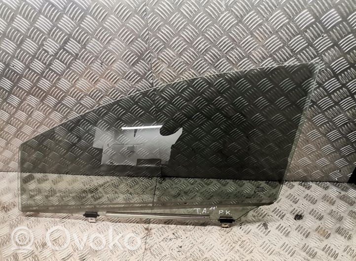 Toyota Avensis T270 Pagrindinis priekinių durų stiklas (keturdurio) 