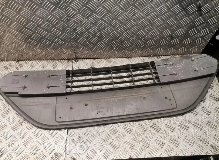 Ford Focus Front bumper upper radiator grill 