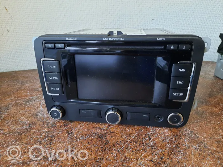 Skoda Superb B6 (3T) Panel / Radioodtwarzacz CD/DVD/GPS 3T0035192K