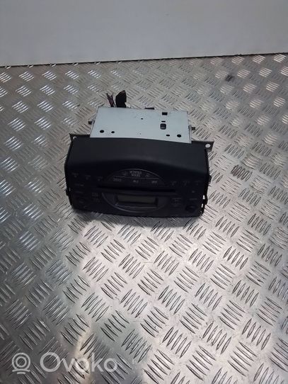 Toyota iQ Radio/CD/DVD/GPS-pääyksikkö 8612042140