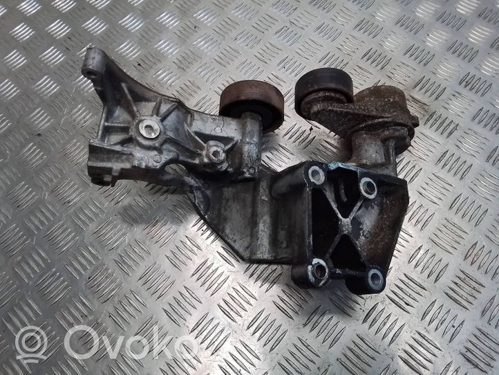 Hyundai Santa Fe Generator/alternator bracket 