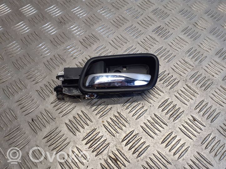 Honda CR-V Front door interior handle 